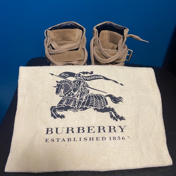 Burberry Sneakers - Picture 4 of 4